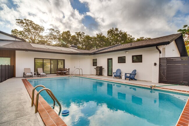 Photo - 1412 Country Club Rd N Unit ID1385607P