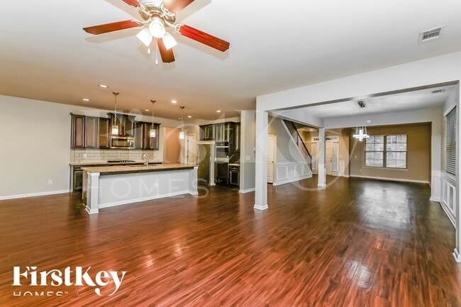 Photo - 520 Palm Springs Cir