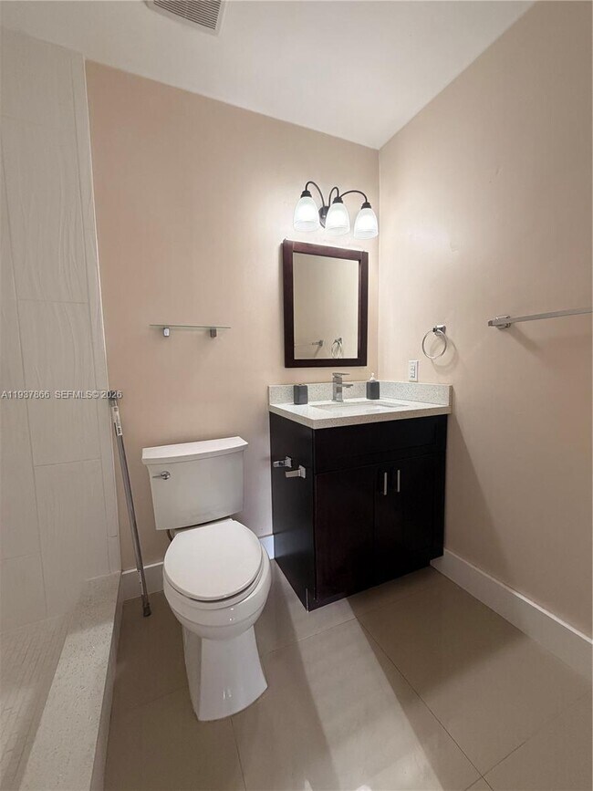 Photo - 15337 SW 62nd Ter Unit B