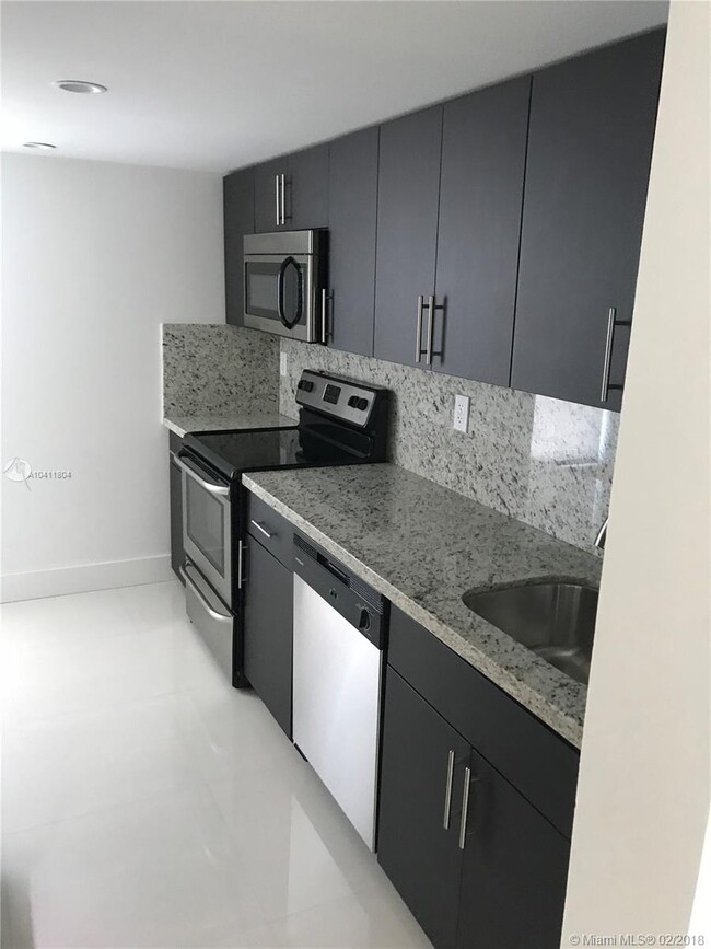 Building Photo - 1300 Alton Rd Unit 3A