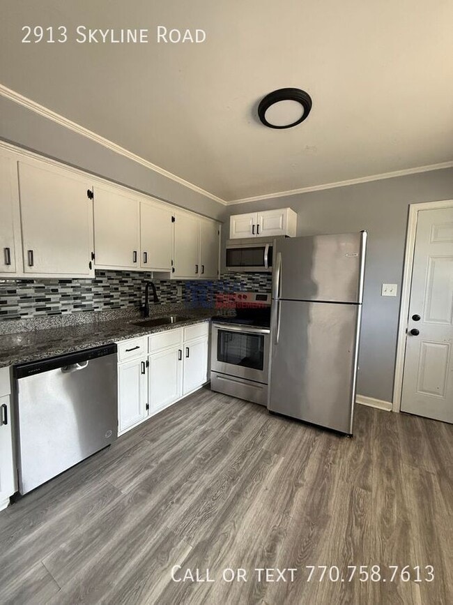 Photo - 2913 Skyline Rd