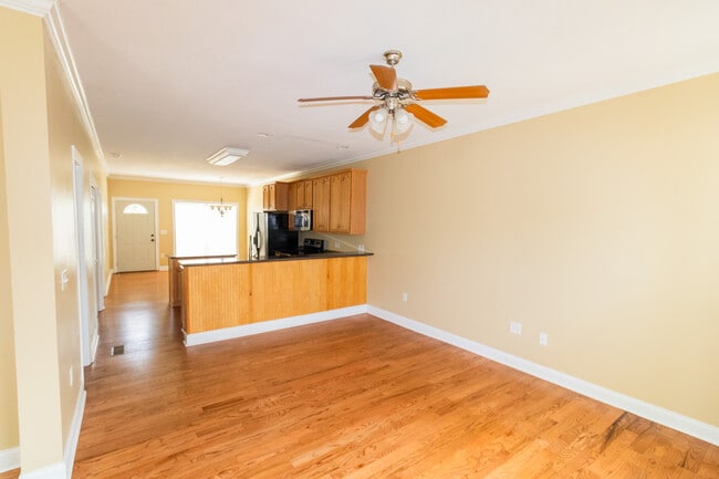 Photo - 4988 Burkhalter Rd