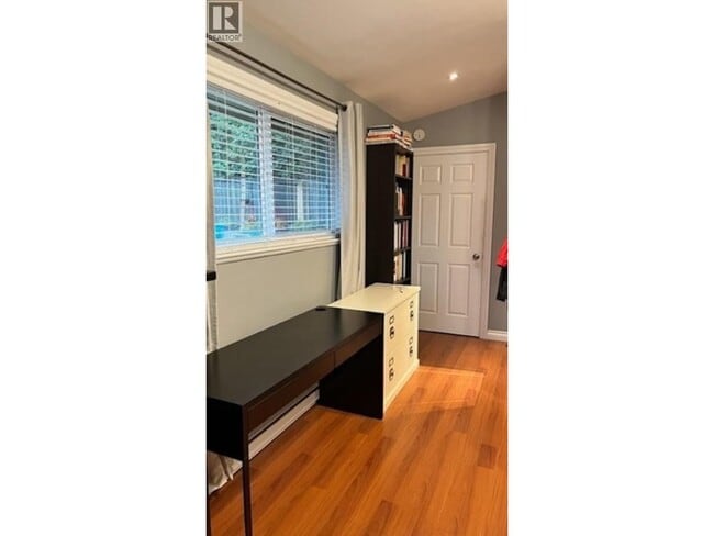 Photo - 737 Robinson St