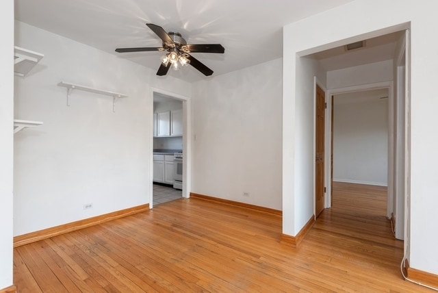 Dining Area - 6809 N Northwest Hwy Unit 3