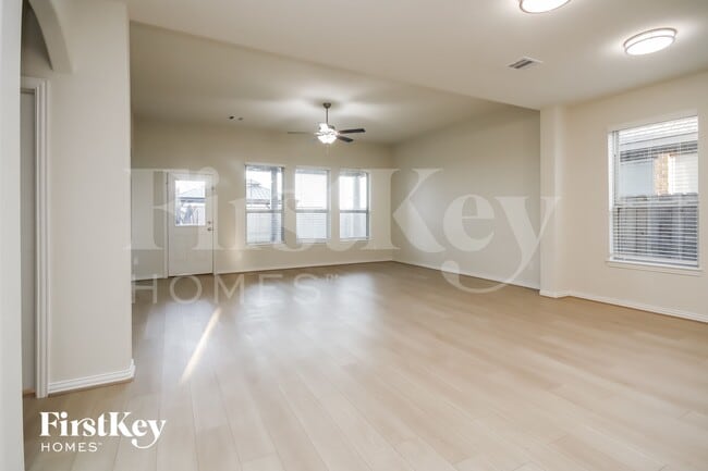 Photo - 2826 Torrey Pines Dr