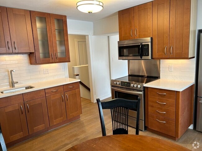 Building Photo - 42 Irving St Unit 3 Rental