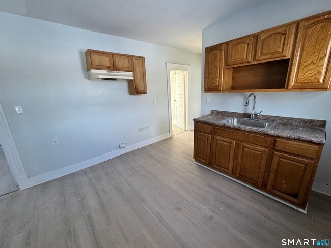 Photo - 190 Brook St Unit 3