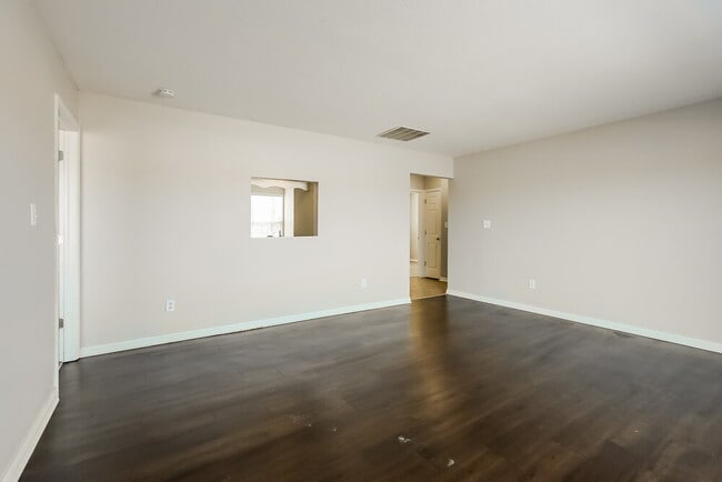 Photo - 9016 Hosta Way