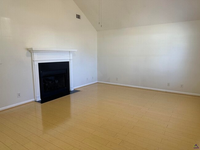 Photo - 202 Grand Ave