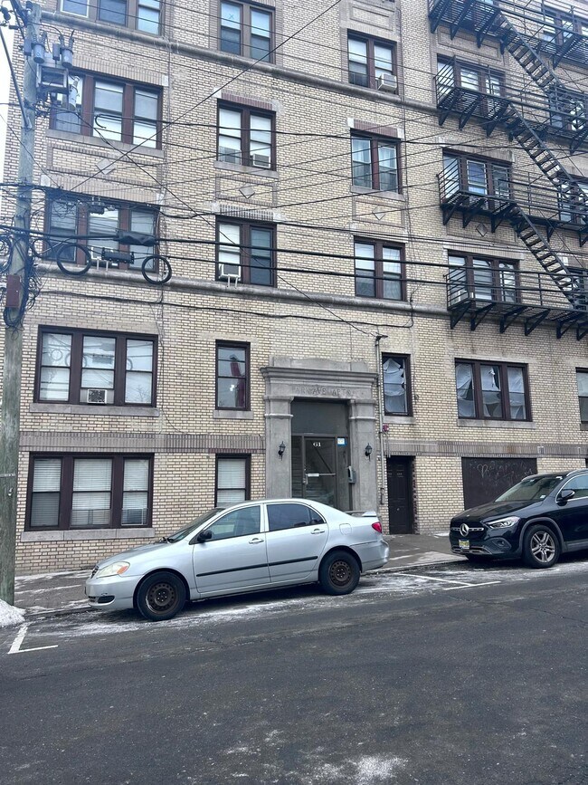 Building Photo - 61 65th St Unit 1