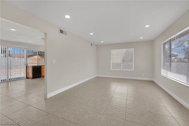 Photo - 7156 Enterprise Dr