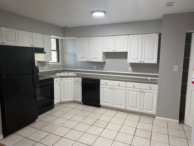 Photo - 1 Bedroom, 1 bathroom first floor apartmen... Unit 9