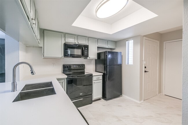 Building Photo - 14911 Wunderlich Dr Unit 2302