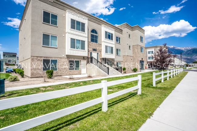 Building Photo - 722 E 500 S Unit 301