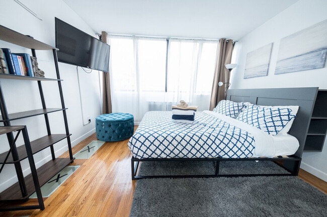 Photo - 328 E 74th St Unidad ID1032014P