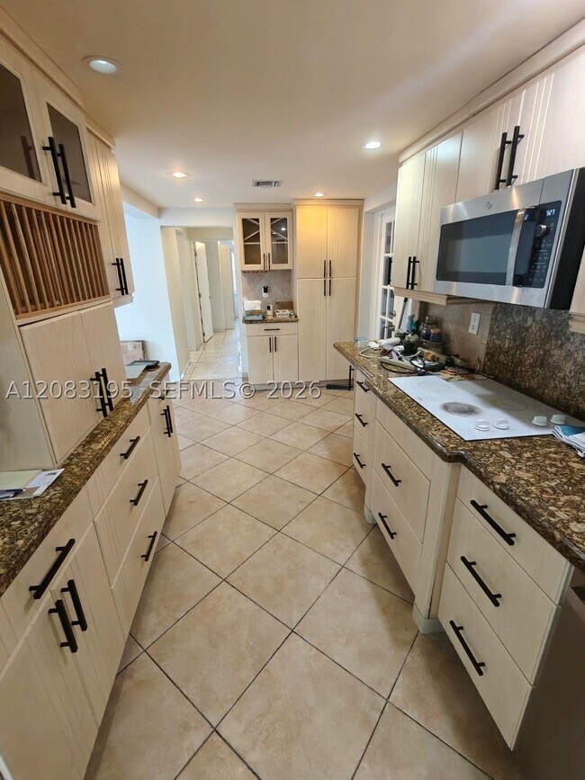 617 NW 58th Ave