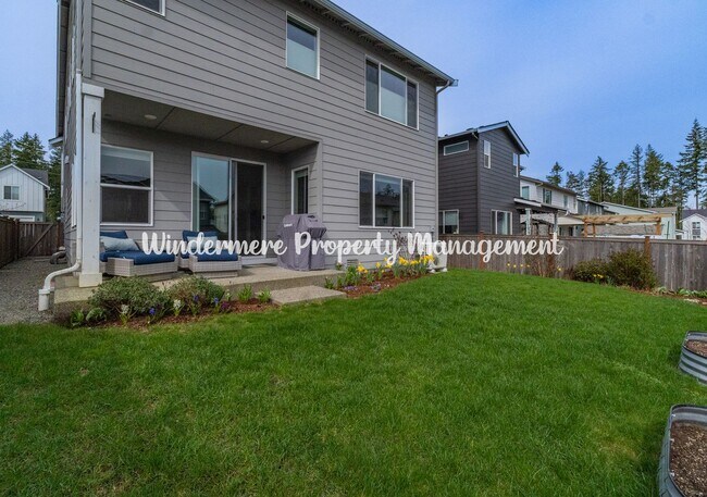 Photo - Stunning and spacious 5 bed in McCormick Village!