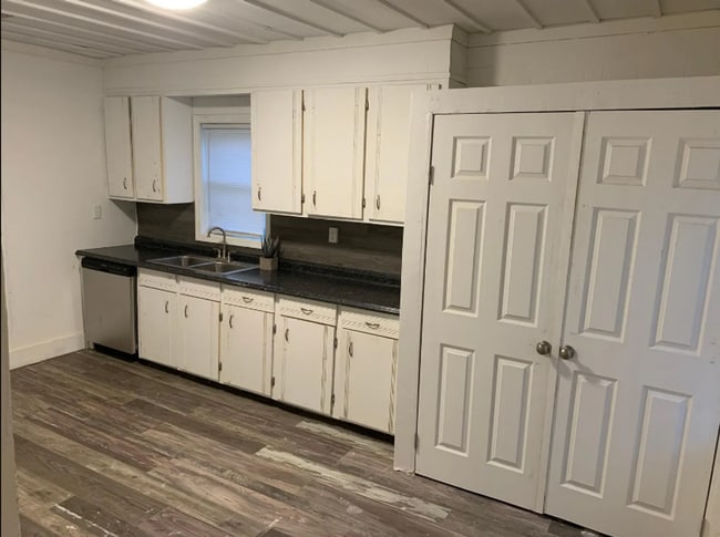 Photo - Beautifully Redone 2 Bedroom House! Available for a 5/1 Move In!!! *Updated Photos to Come*