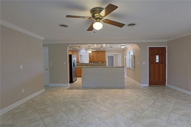 Photo - 1440 Ricardo Ave