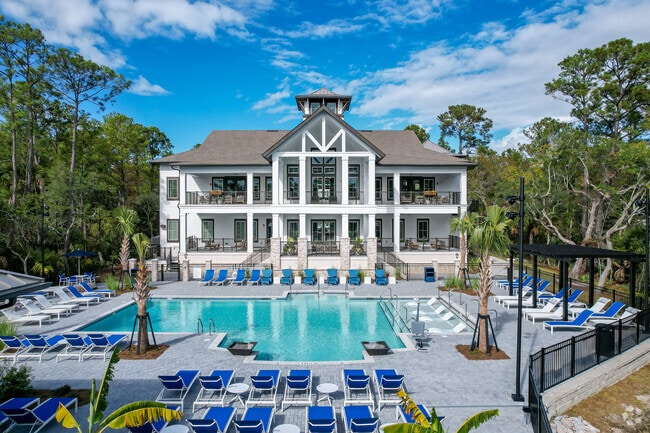 Building Photo - Grande Oaks Parc