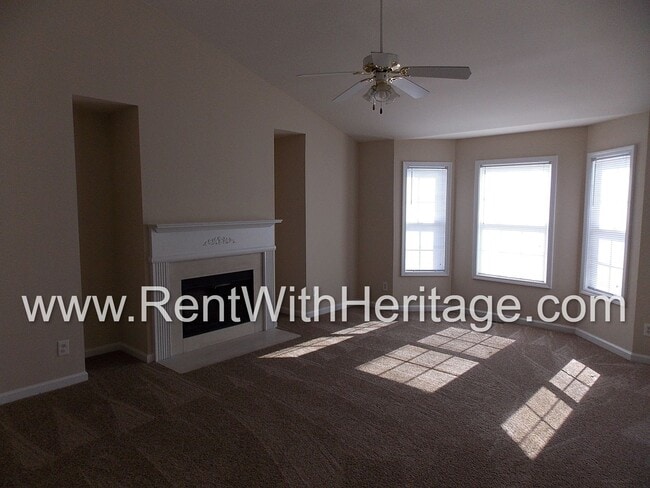 Photo - WONDERFUL HOME WITH FULL FINISHED BASEMENT / 5Bd - 3Ba / FENCED YARD