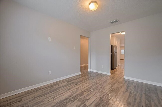 Photo - 5009 Willow Point Dr