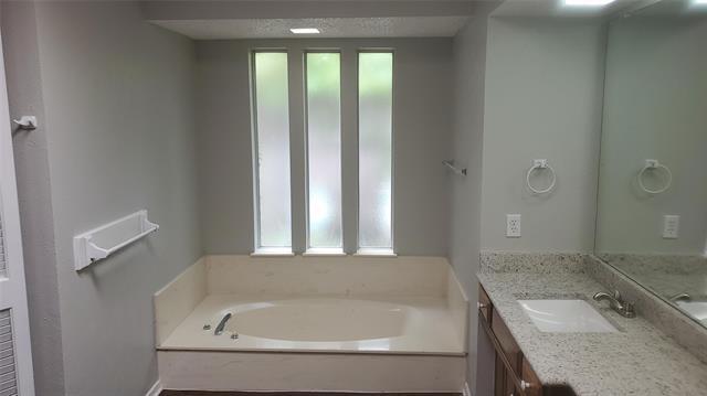 317 Doral Pl