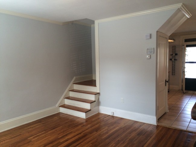 Photo - 46 W Kossuth St