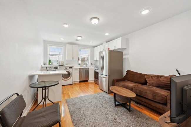 Photo - 240.5 South St Unit 3