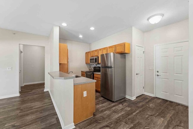 Building Photo - Saratoga Crossing Apartments & Townhomes