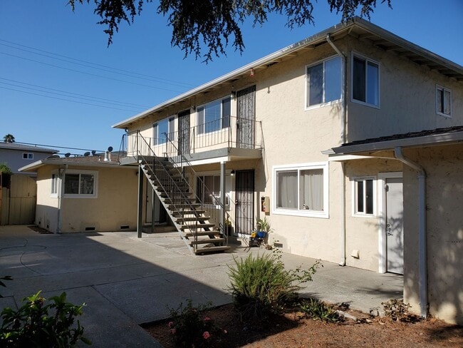 Building Photo - Williamsburg Unit 3 Rental
