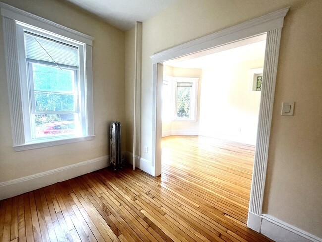 Photo - 102 Trowbridge St Unidad 2L