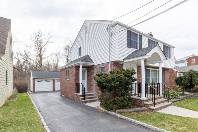 Photo - 42 Jefferson Ave