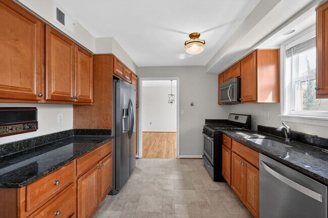 Photo - 12203 Westview Dr