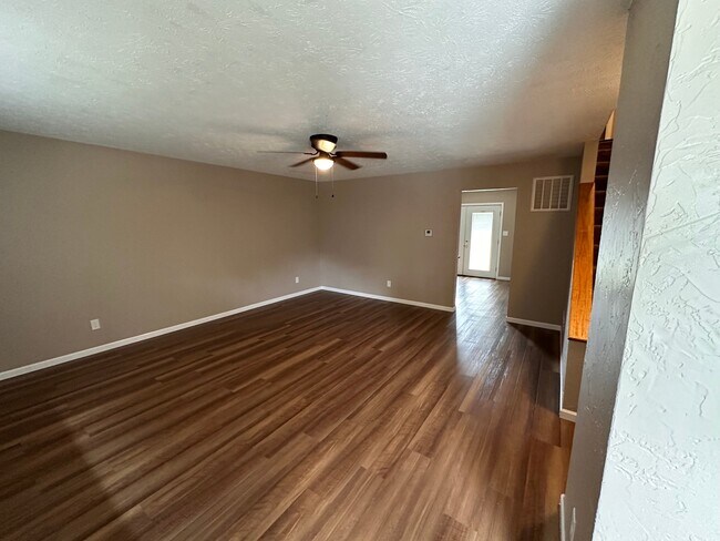 Photo - 616 Holly St