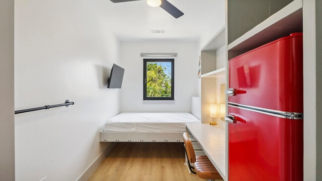 Photo - 1710 N Robertson St