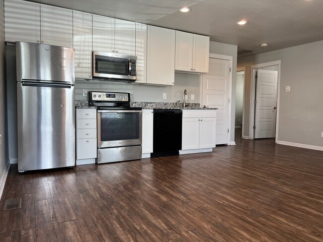 Photo - 2106 Mesa Ave