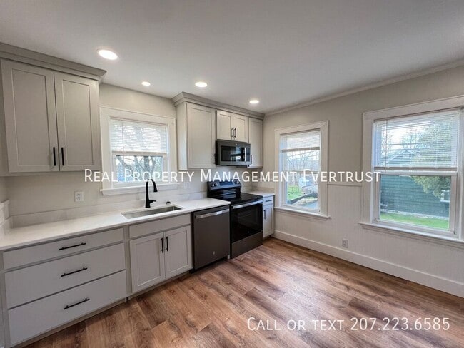 Building Photo - 249 Lincoln St Unit -
