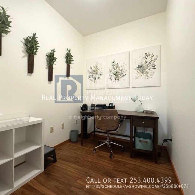 210 W Pioneer Ave