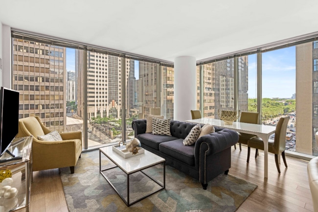 Building Photo - 174 N Michigan Ave Rental