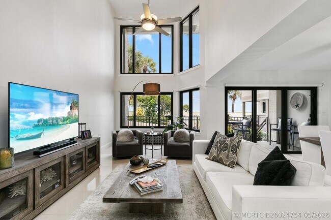 Photo - 665 SE 21st Ave Unit 104