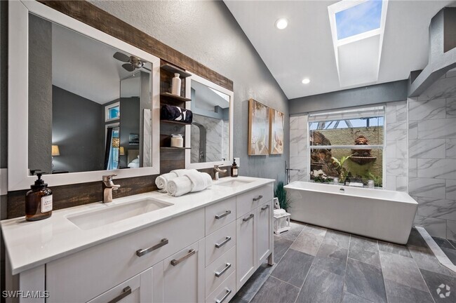 Building Photo - 516 SW 8th St Rental