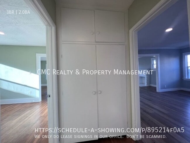 Photo - 1932 W 76th St