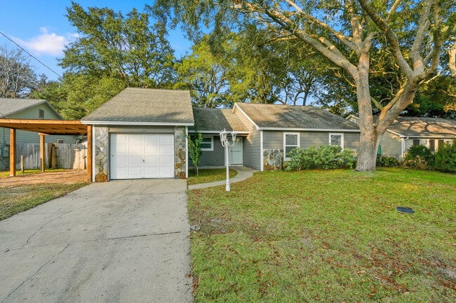 Photo - 266 Honeysuckle Way