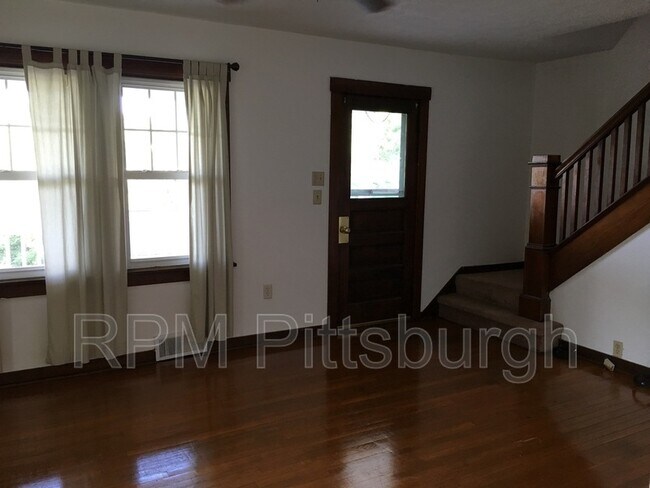 Photo - 2244 Lehigh St