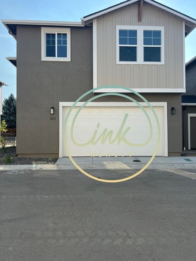 Building Photo - New Build Townhome Close to Downtown Gardn...