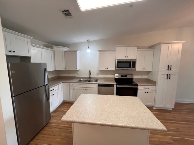 4608 Crossing Ct Unit 203