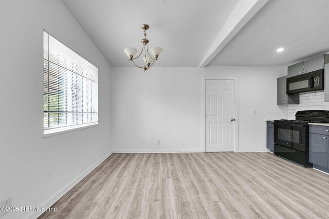 Photo - 9155 Sibbald Rd