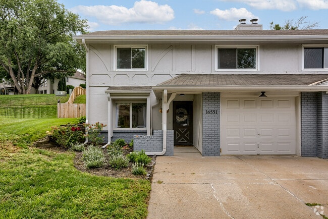 Building Photo - 16551 Dorcas St Rental