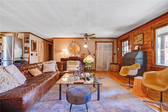 Photo - 102 Trails End